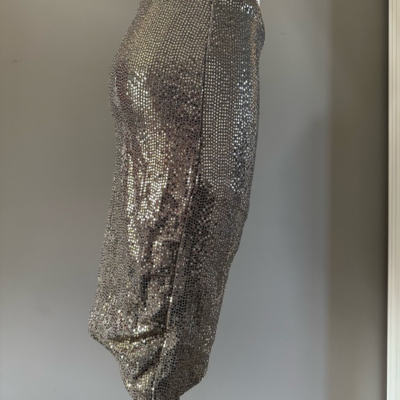 Asymmetrical gold sparkle skirt - Picture 4 of 4